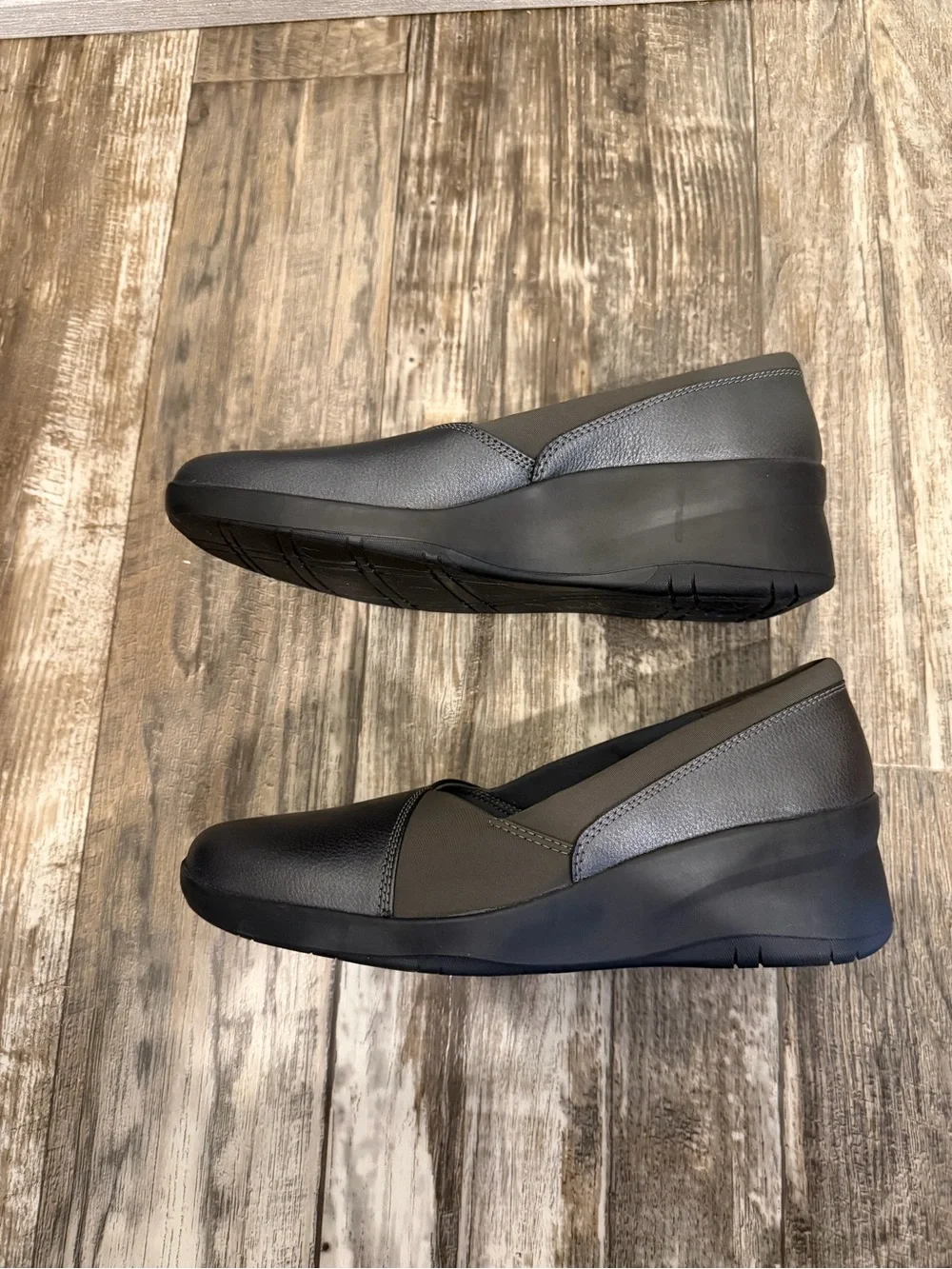 Clarks casual slip
